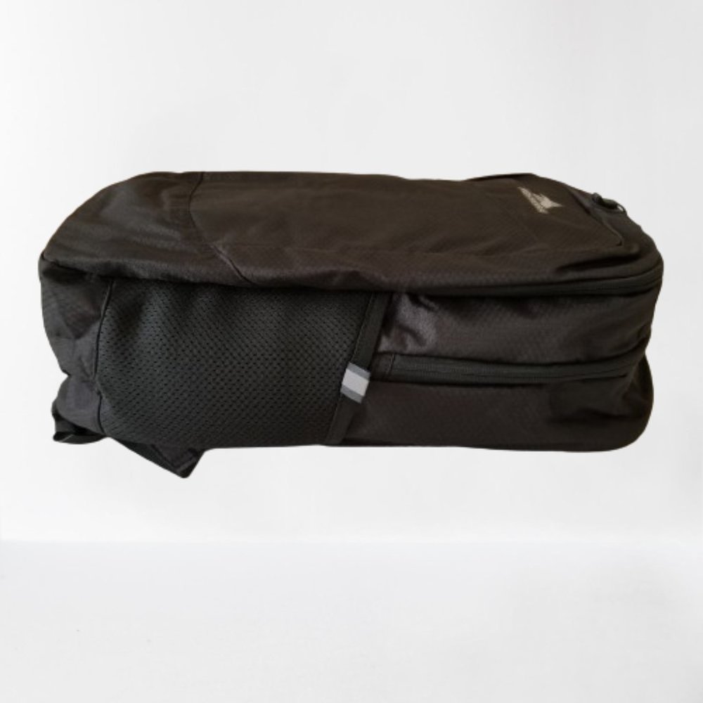NWT! High Sierra Backpack with Laptop Divider/Bottle Pockets/Padded Back - Picture 10 of 11